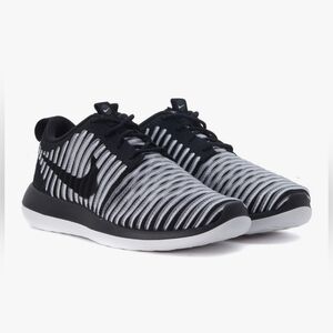 Nike Women's Roshe Two Flyknit Black and White Running Shoes-Size 7.5